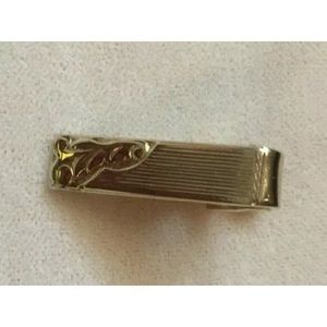 Gold plated small tie clip 1”.